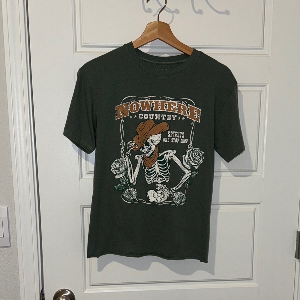 awake skeleton cowboy graphic tee size XS